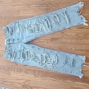 We the Free sz 26 destroyed jeans